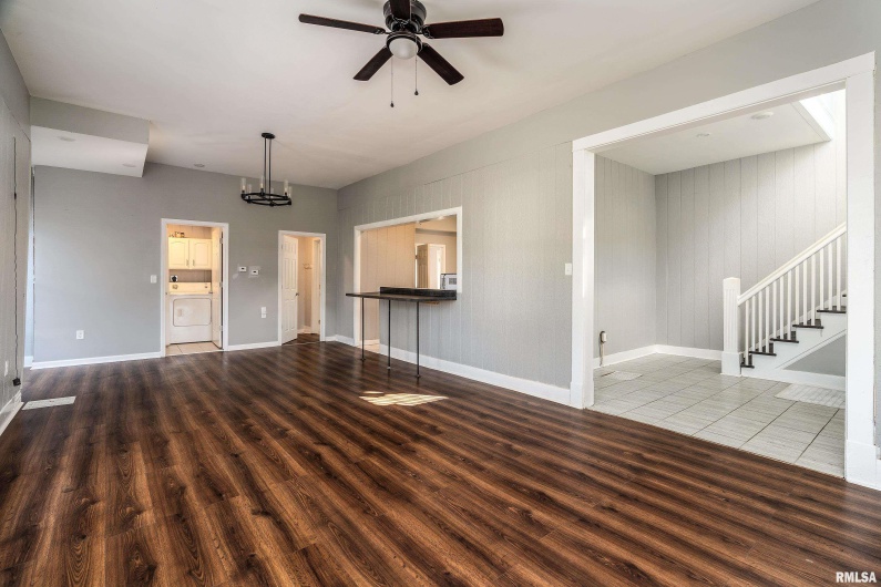 609 POPLAR Street, Carbondale, Illinois 62901, 6 Bedrooms Bedrooms, 0 ,5 BathroomsBathrooms,Residential,For Sale,POPLAR,0,RMAEB459957