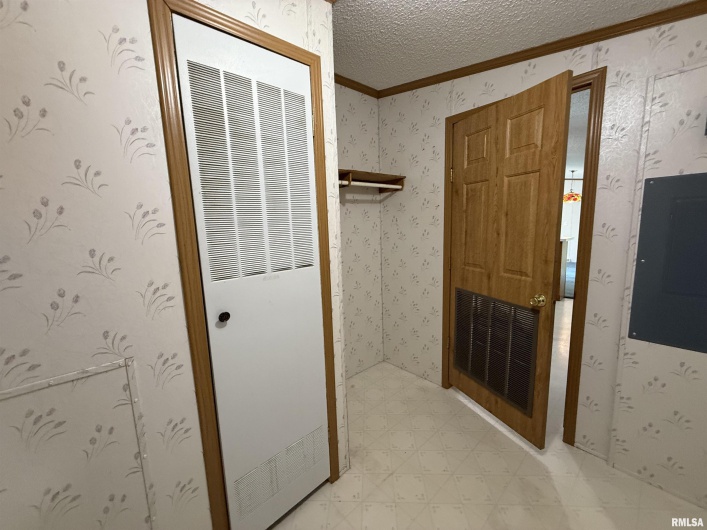 115 MOUNT JOY Road, Murphysboro, Illinois 62966, 3 Bedrooms Bedrooms, 0 ,2 BathroomsBathrooms,Residential,For Sale,MOUNT JOY,0,RMAEB459958