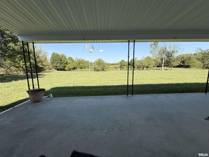 115 MOUNT JOY Road, Murphysboro, Illinois 62966, 3 Bedrooms Bedrooms, 0 ,2 BathroomsBathrooms,Residential,For Sale,MOUNT JOY,0,RMAEB459958