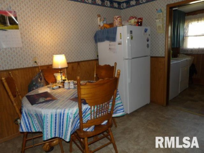 205 WASHINGTON Street, Carrier Mills, Illinois 62917, 3 Bedrooms Bedrooms, 0 ,1 BathroomBathrooms,Residential,For Sale,WASHINGTON,0,RMAEB459961