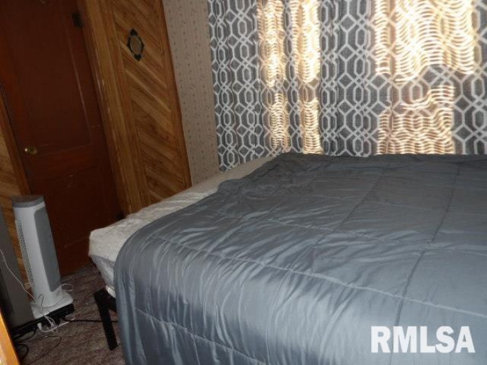 205 WASHINGTON Street, Carrier Mills, Illinois 62917, 3 Bedrooms Bedrooms, 0 ,1 BathroomBathrooms,Residential,For Sale,WASHINGTON,0,RMAEB459961