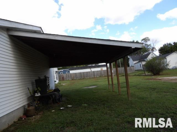 205 WASHINGTON Street, Carrier Mills, Illinois 62917, 3 Bedrooms Bedrooms, 0 ,1 BathroomBathrooms,Residential,For Sale,WASHINGTON,0,RMAEB459961