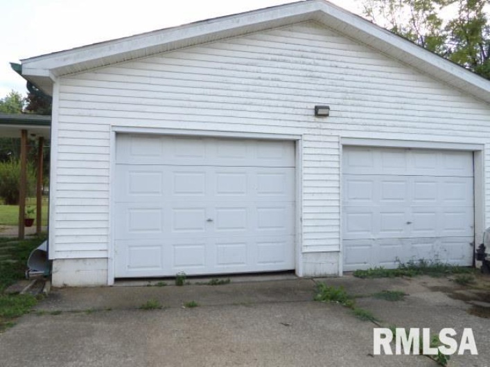 205 WASHINGTON Street, Carrier Mills, Illinois 62917, 3 Bedrooms Bedrooms, 0 ,1 BathroomBathrooms,Residential,For Sale,WASHINGTON,0,RMAEB459961