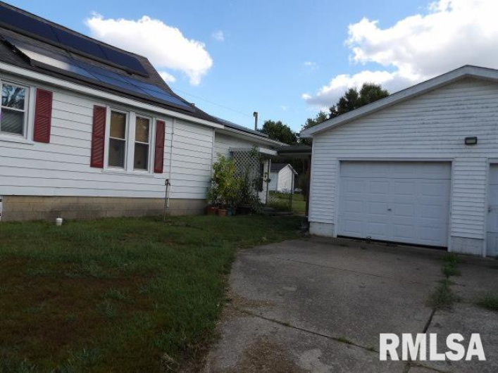 205 WASHINGTON Street, Carrier Mills, Illinois 62917, 3 Bedrooms Bedrooms, 0 ,1 BathroomBathrooms,Residential,For Sale,WASHINGTON,0,RMAEB459961