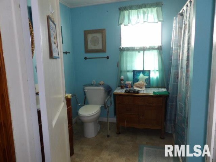 205 WASHINGTON Street, Carrier Mills, Illinois 62917, 3 Bedrooms Bedrooms, 0 ,1 BathroomBathrooms,Residential,For Sale,WASHINGTON,0,RMAEB459961
