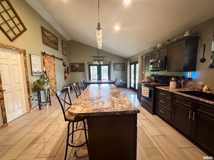 9358 LEISURE Lane, Marion, Illinois 62959, 3 Bedrooms Bedrooms, 0 ,2 BathroomsBathrooms,Residential,For Sale,LEISURE,0,RMAEB459964