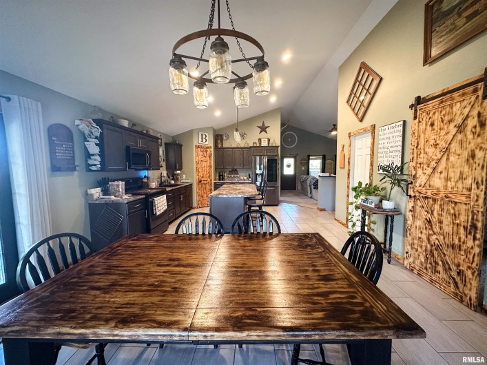 9358 LEISURE Lane, Marion, Illinois 62959, 3 Bedrooms Bedrooms, 0 ,2 BathroomsBathrooms,Residential,For Sale,LEISURE,0,RMAEB459964