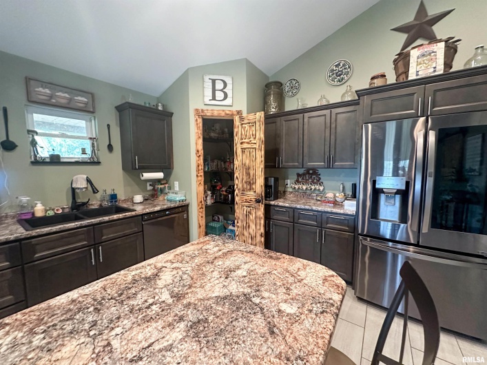 9358 LEISURE Lane, Marion, Illinois 62959, 3 Bedrooms Bedrooms, 0 ,2 BathroomsBathrooms,Residential,For Sale,LEISURE,0,RMAEB459964