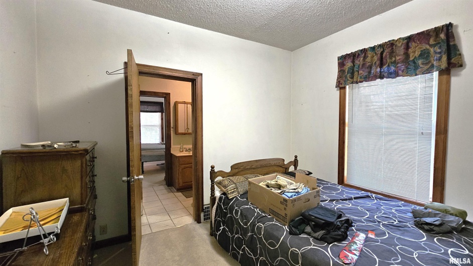 1410 GARFIELD Street, Marion, Illinois 62959, 3 Bedrooms Bedrooms, 0 ,2 BathroomsBathrooms,Residential,For Sale,GARFIELD,0,RMAEB459967