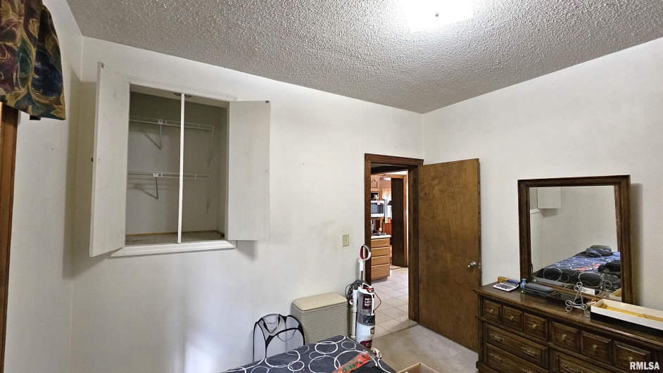 1410 GARFIELD Street, Marion, Illinois 62959, 3 Bedrooms Bedrooms, 0 ,2 BathroomsBathrooms,Residential,For Sale,GARFIELD,0,RMAEB459967