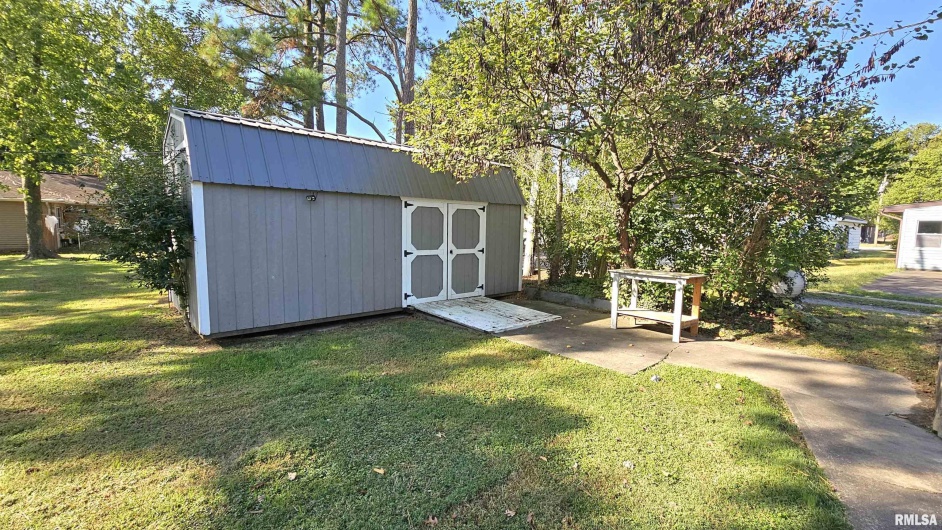 1410 GARFIELD Street, Marion, Illinois 62959, 3 Bedrooms Bedrooms, 0 ,2 BathroomsBathrooms,Residential,For Sale,GARFIELD,0,RMAEB459967