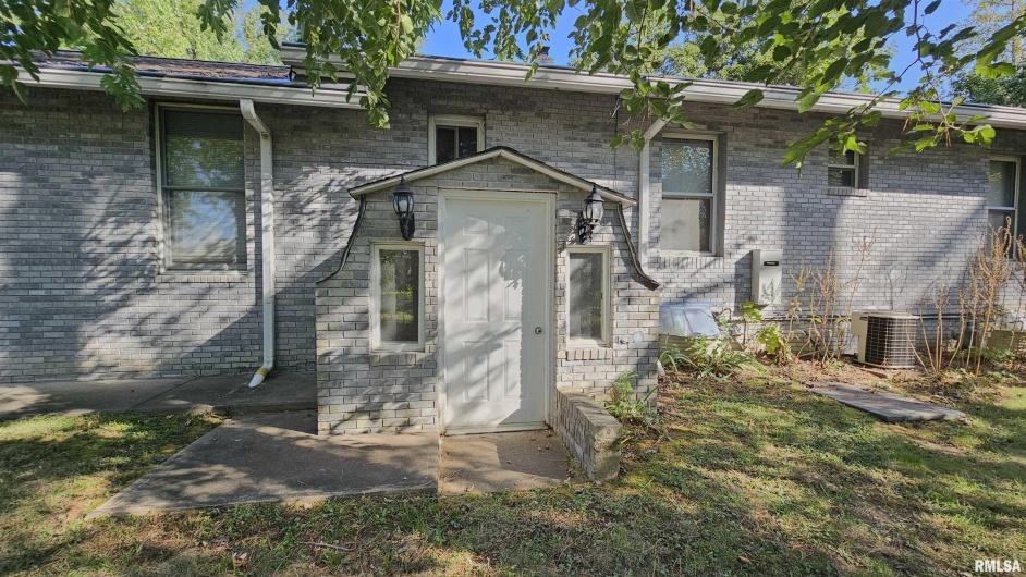 1410 GARFIELD Street, Marion, Illinois 62959, 3 Bedrooms Bedrooms, 0 ,2 BathroomsBathrooms,Residential,For Sale,GARFIELD,0,RMAEB459967