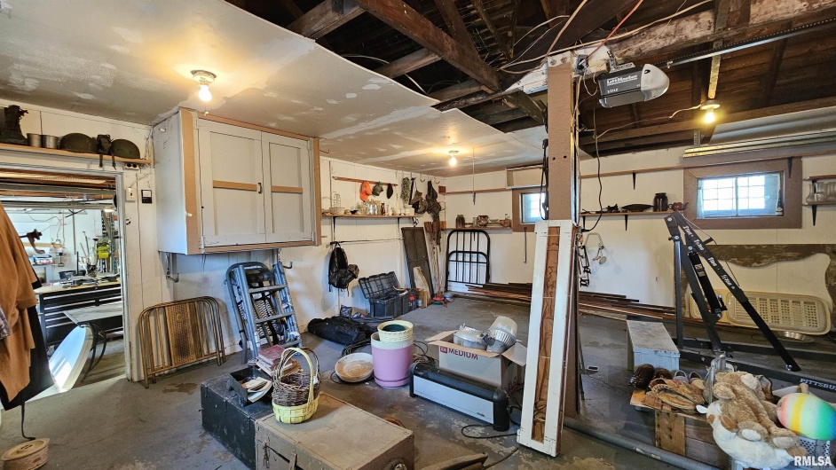 1410 GARFIELD Street, Marion, Illinois 62959, 3 Bedrooms Bedrooms, 0 ,2 BathroomsBathrooms,Residential,For Sale,GARFIELD,0,RMAEB459967