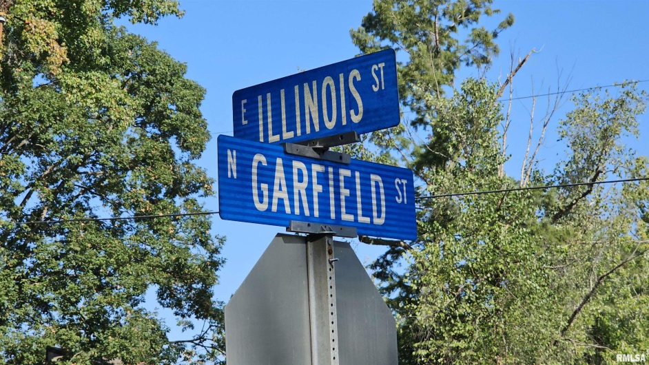 1410 GARFIELD Street, Marion, Illinois 62959, 3 Bedrooms Bedrooms, 0 ,2 BathroomsBathrooms,Residential,For Sale,GARFIELD,0,RMAEB459967