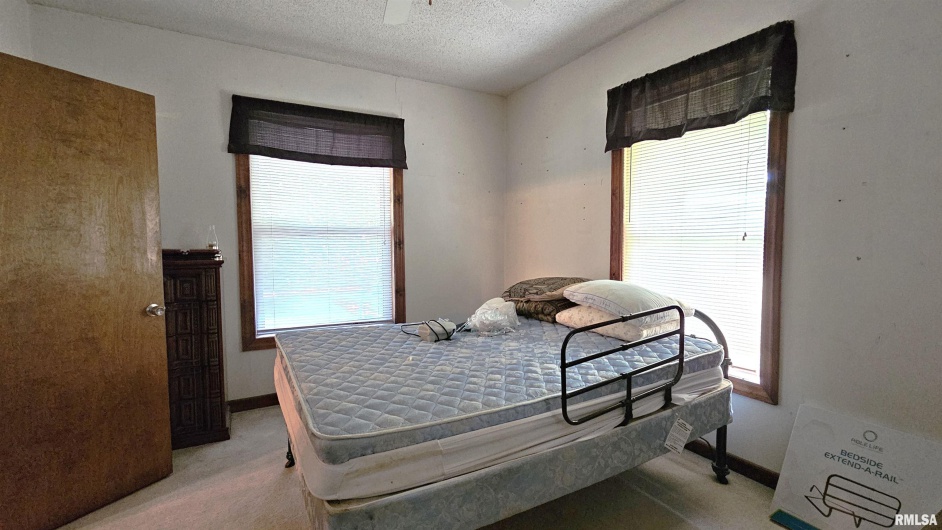 1410 GARFIELD Street, Marion, Illinois 62959, 3 Bedrooms Bedrooms, 0 ,2 BathroomsBathrooms,Residential,For Sale,GARFIELD,0,RMAEB459967