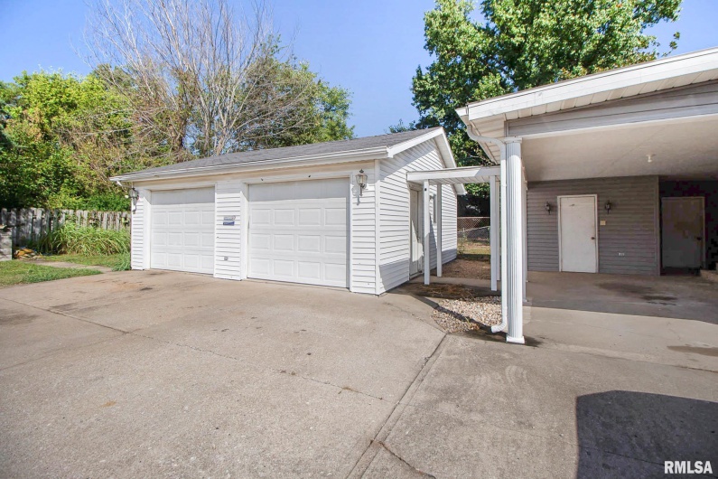 1210 Barham Avenue, Johnston City, Illinois 62951, 3 Bedrooms Bedrooms, 0 ,2 BathroomsBathrooms,Residential,For Sale,Barham,0,RMAQC4267979