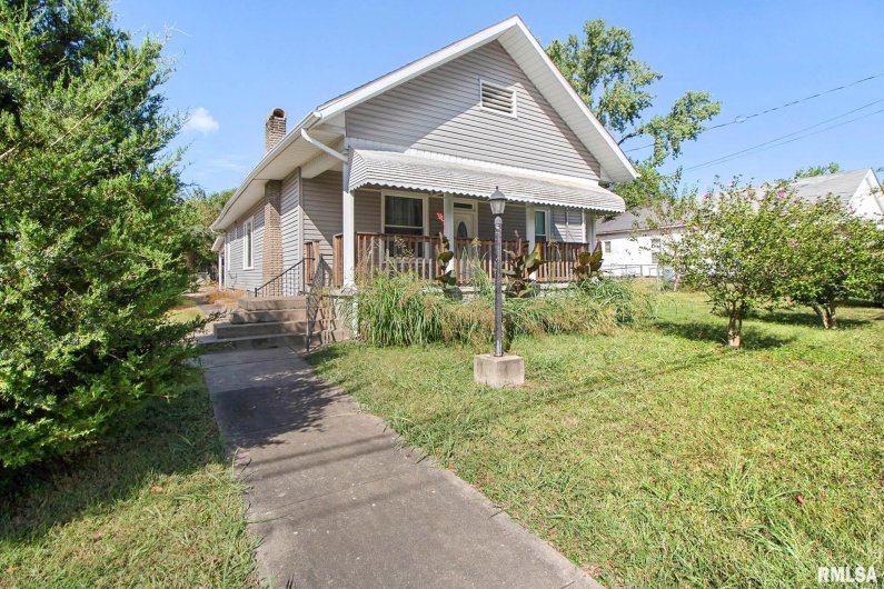 1210 Barham Avenue, Johnston City, Illinois 62951, 3 Bedrooms Bedrooms, 0 ,2 BathroomsBathrooms,Residential,For Sale,Barham,0,RMAQC4267979