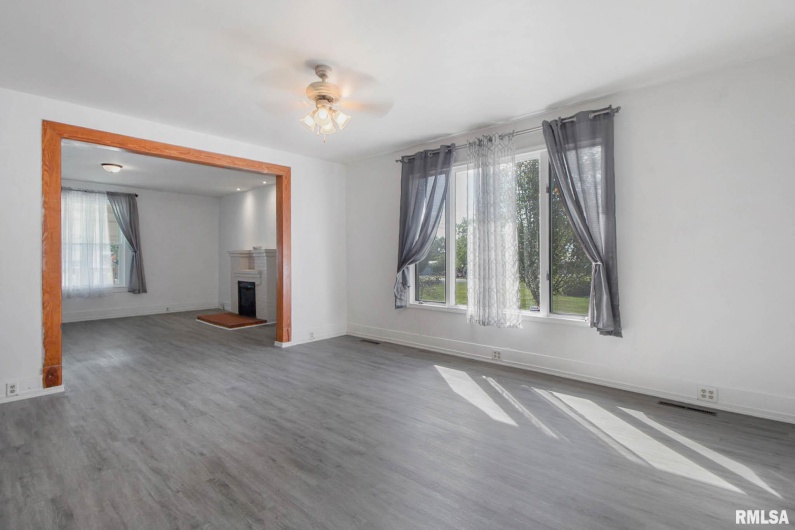 1210 Barham Avenue, Johnston City, Illinois 62951, 3 Bedrooms Bedrooms, 0 ,2 BathroomsBathrooms,Residential,For Sale,Barham,0,RMAQC4267979
