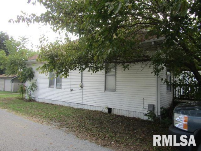 17 Homer Street, Harrisburg, Illinois 62946, 2 Bedrooms Bedrooms, 0 ,1 BathroomBathrooms,Residential,For Sale,Homer,0,RMAEB459973