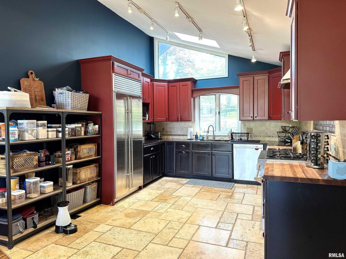 73 Upper Brush Hill Road, Carbondale, Illinois 62901, 3 Bedrooms Bedrooms, 0 ,3 BathroomsBathrooms,Residential,For Sale,Upper Brush Hill,0,RMAEB459213