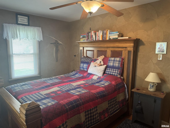 1803 CHERRY Street, Marion, Illinois 62959, 3 Bedrooms Bedrooms, 0 ,1 BathroomBathrooms,Residential,For Sale,CHERRY,0,RMAEB459511