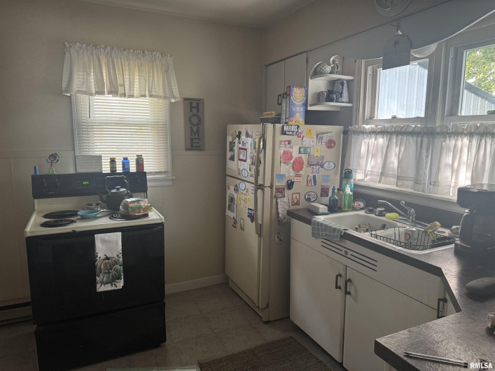 1803 CHERRY Street, Marion, Illinois 62959, 3 Bedrooms Bedrooms, 0 ,1 BathroomBathrooms,Residential,For Sale,CHERRY,0,RMAEB459511
