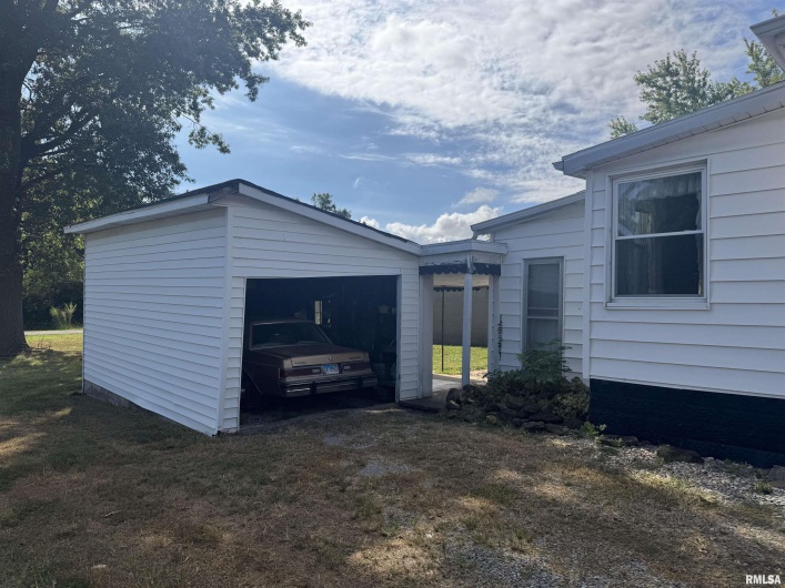 1107 STATE Street, Marion, Illinois 62959, 2 Bedrooms Bedrooms, 0 ,1 BathroomBathrooms,Residential,For Sale,STATE,0,RMAEB459971