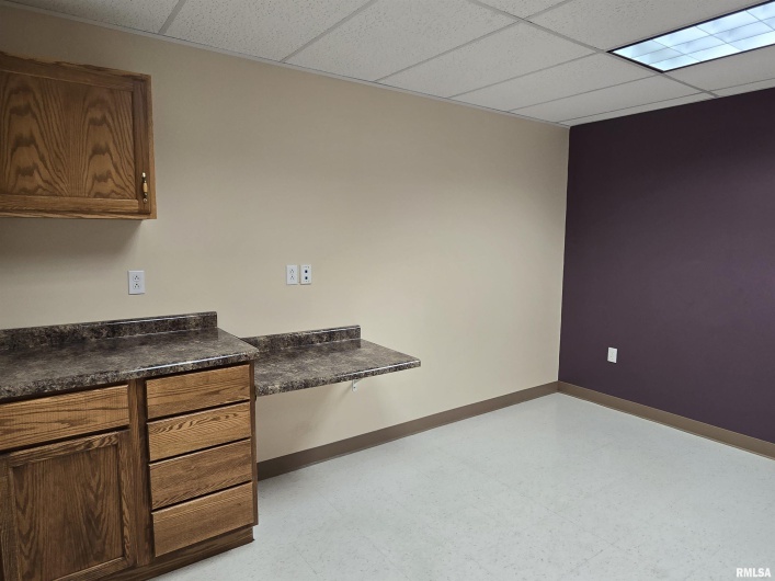 30 VETERANS Drive, Harrisburg, Illinois 62946-3320, 0 , 0 ,0,Commercial Sale,For Sale,VETERANS,0,RMAEB459975
