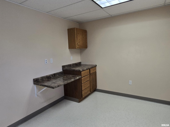 30 VETERANS Drive, Harrisburg, Illinois 62946-3320, 0 , 0 ,0,Commercial Sale,For Sale,VETERANS,0,RMAEB459975