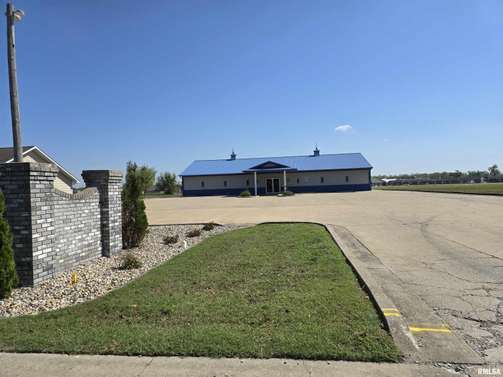 30 VETERANS Drive, Harrisburg, Illinois 62946-3320, 0 , 0 ,0,Commercial Sale,For Sale,VETERANS,0,RMAEB459975