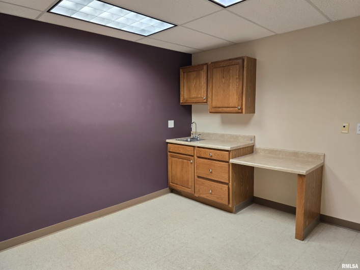 30 VETERANS Drive, Harrisburg, Illinois 62946-3320, 0 , 0 ,0,Commercial Sale,For Sale,VETERANS,0,RMAEB459975