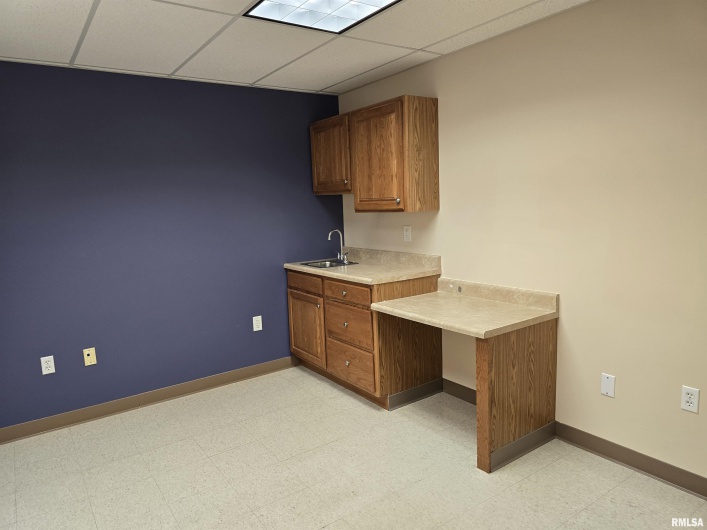 30 VETERANS Drive, Harrisburg, Illinois 62946-3320, 0 , 0 ,0,Commercial Sale,For Sale,VETERANS,0,RMAEB459975