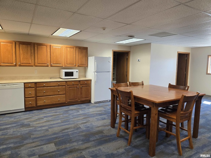30 VETERANS Drive, Harrisburg, Illinois 62946-3320, 0 , 0 ,0,Commercial Sale,For Sale,VETERANS,0,RMAEB459975