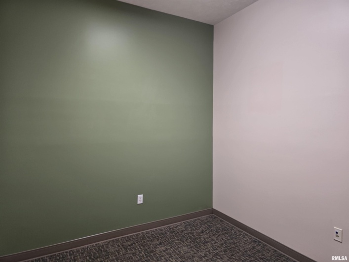 30 VETERANS Drive, Harrisburg, Illinois 62946-3320, 0 , 0 ,0,Commercial Sale,For Sale,VETERANS,0,RMAEB459975
