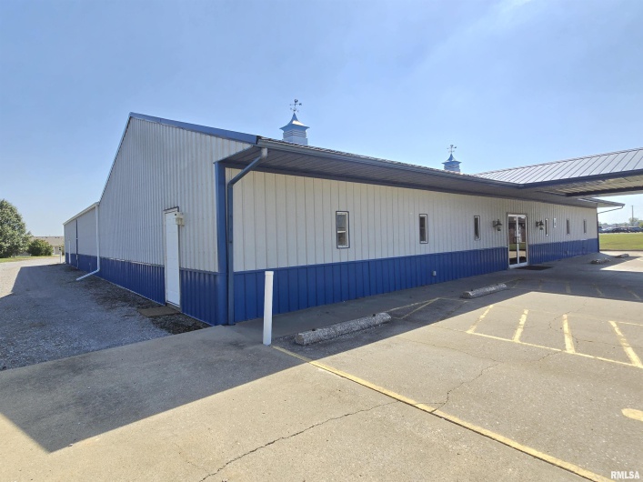 30 VETERANS Drive, Harrisburg, Illinois 62946-3320, 0 , 0 ,0,Commercial Sale,For Sale,VETERANS,0,RMAEB459975