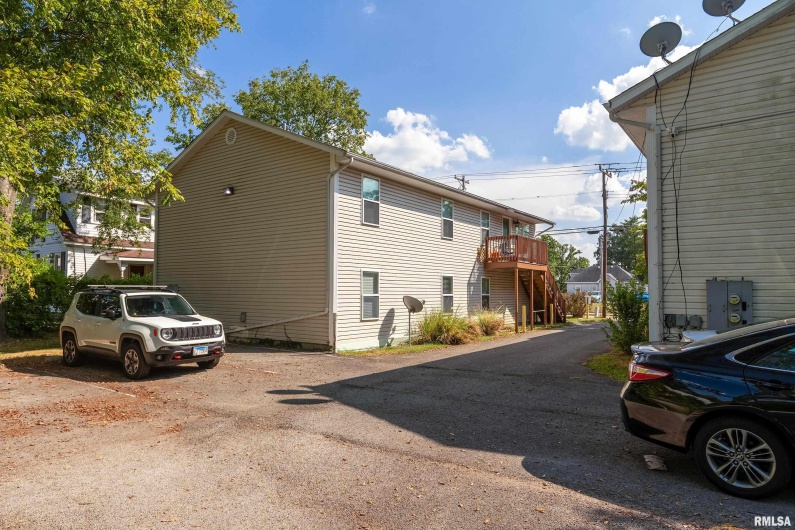 902 MILL Street, Carbondale, Illinois 62901, 0 , 0 ,0,Residential Income,For Sale,MILL,0,RMAEB459976