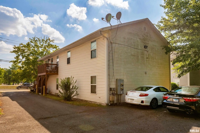 902 MILL Street, Carbondale, Illinois 62901, 0 , 0 ,0,Residential Income,For Sale,MILL,0,RMAEB459976