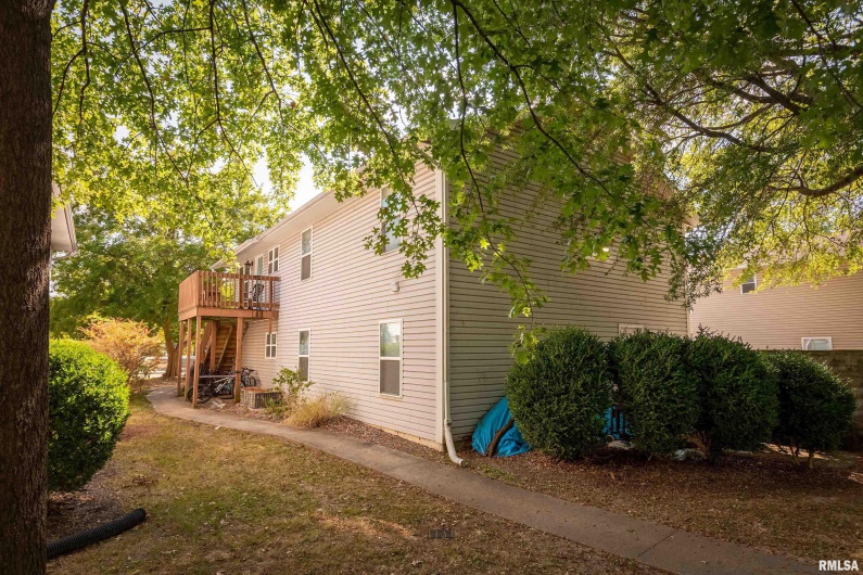 902 MILL Street, Carbondale, Illinois 62901, 0 , 0 ,0,Residential Income,For Sale,MILL,0,RMAEB459976