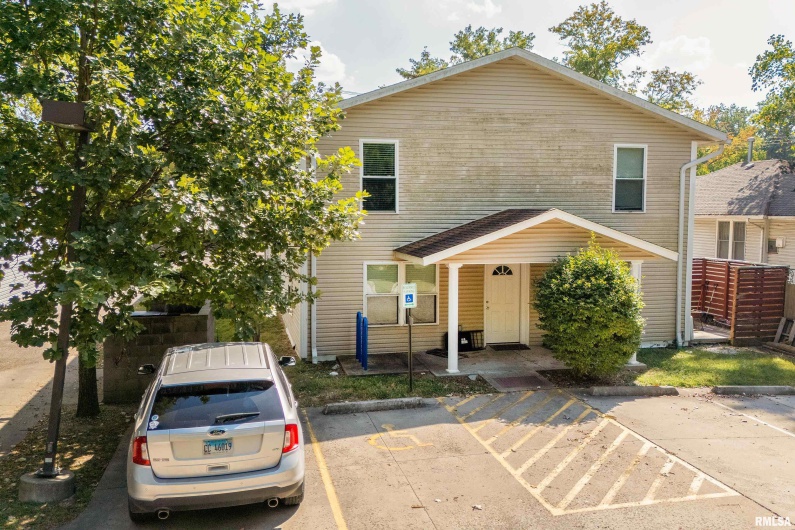 902 MILL Street, Carbondale, Illinois 62901, 0 , 0 ,0,Residential Income,For Sale,MILL,0,RMAEB459976