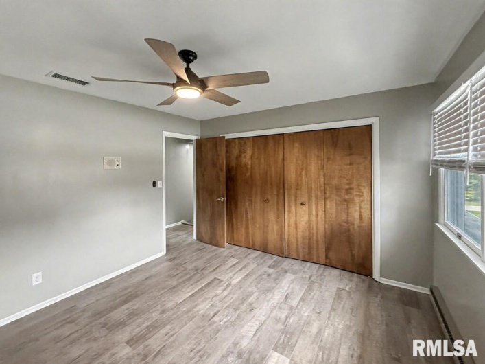 39 Butternut Hill Drive, Carbondale, Illinois 52903, 5 Bedrooms Bedrooms, 0 ,3 BathroomsBathrooms,Residential,For Sale,Butternut Hill,0,RMAQC4268004