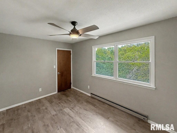 39 Butternut Hill Drive, Carbondale, Illinois 52903, 5 Bedrooms Bedrooms, 0 ,3 BathroomsBathrooms,Residential,For Sale,Butternut Hill,0,RMAQC4268004