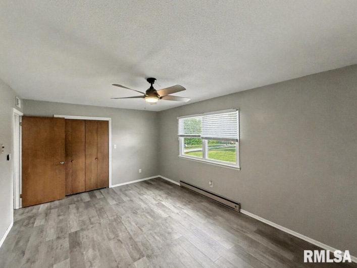 39 Butternut Hill Drive, Carbondale, Illinois 52903, 5 Bedrooms Bedrooms, 0 ,3 BathroomsBathrooms,Residential,For Sale,Butternut Hill,0,RMAQC4268004
