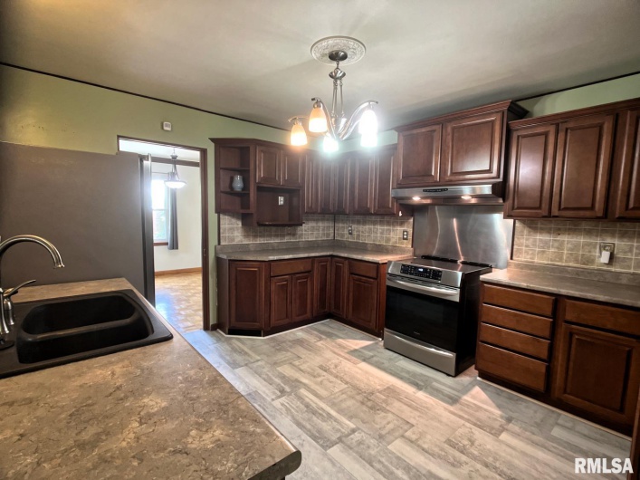 404 ORCHARD Drive, Carbondale, Illinois 62901, 4 Bedrooms Bedrooms, 0 ,2 BathroomsBathrooms,Residential,For Sale,ORCHARD,0,RMAEB459988