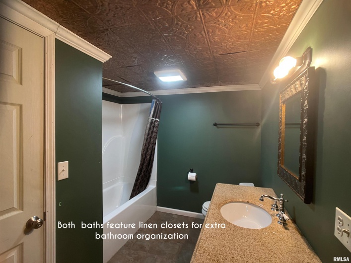 404 ORCHARD Drive, Carbondale, Illinois 62901, 4 Bedrooms Bedrooms, 0 ,2 BathroomsBathrooms,Residential,For Sale,ORCHARD,0,RMAEB459988