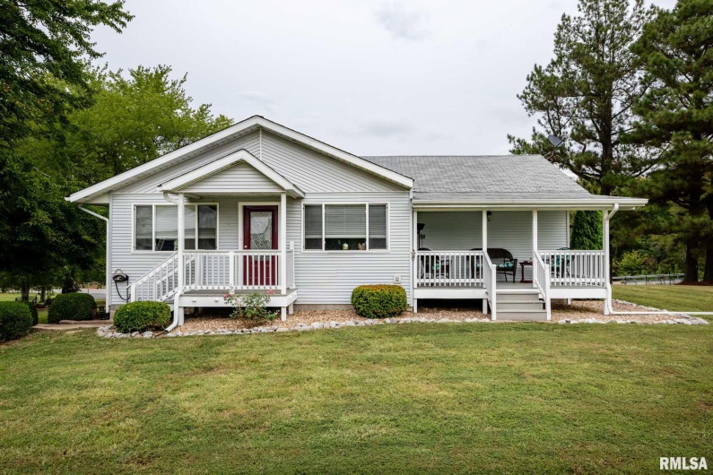 10367 Grassy Road, Marion, Illinois 62959, 3 Bedrooms Bedrooms, 0 ,2 BathroomsBathrooms,Residential,For Sale,Grassy,0,RMAQC4268025