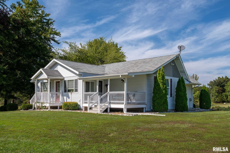 10367 Grassy Road, Marion, Illinois 62959, 3 Bedrooms Bedrooms, 0 ,2 BathroomsBathrooms,Residential,For Sale,Grassy,0,RMAQC4268025