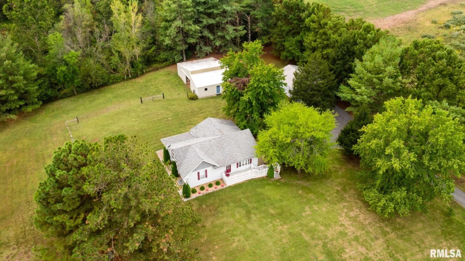 10367 Grassy Road, Marion, Illinois 62959, 3 Bedrooms Bedrooms, 0 ,2 BathroomsBathrooms,Residential,For Sale,Grassy,0,RMAQC4268025