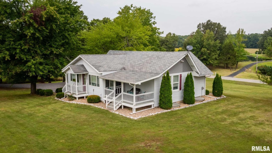 10367 Grassy Road, Marion, Illinois 62959, 3 Bedrooms Bedrooms, 0 ,2 BathroomsBathrooms,Residential,For Sale,Grassy,0,RMAQC4268025