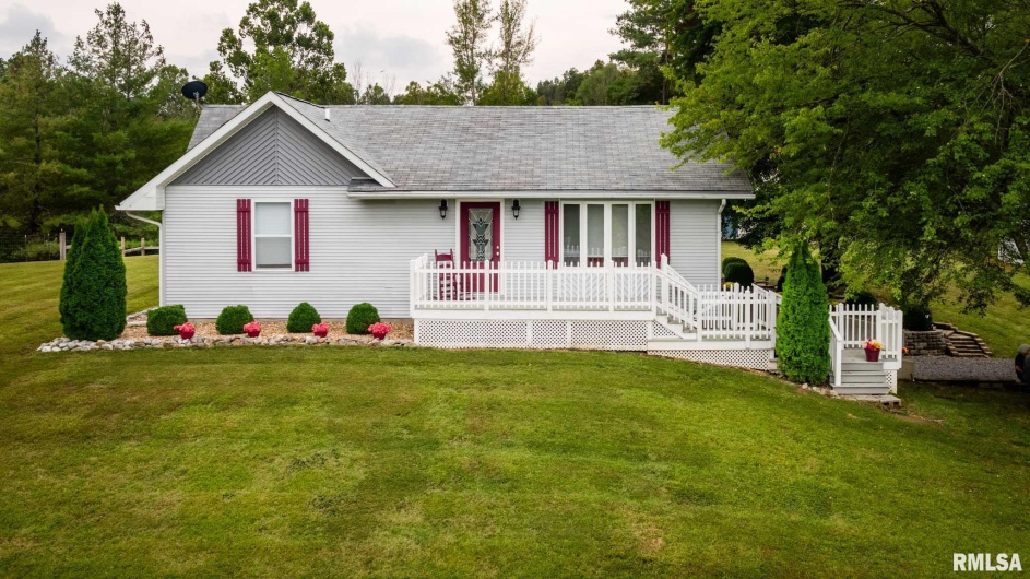10367 Grassy Road, Marion, Illinois 62959, 3 Bedrooms Bedrooms, 0 ,2 BathroomsBathrooms,Residential,For Sale,Grassy,0,RMAQC4268025
