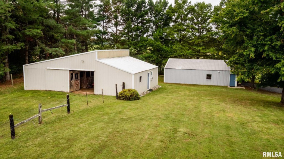 10367 Grassy Road, Marion, Illinois 62959, 3 Bedrooms Bedrooms, 0 ,2 BathroomsBathrooms,Residential,For Sale,Grassy,0,RMAQC4268025